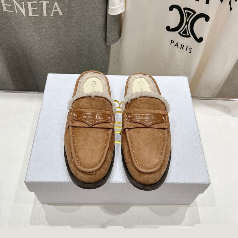 ch**an D*or slippers